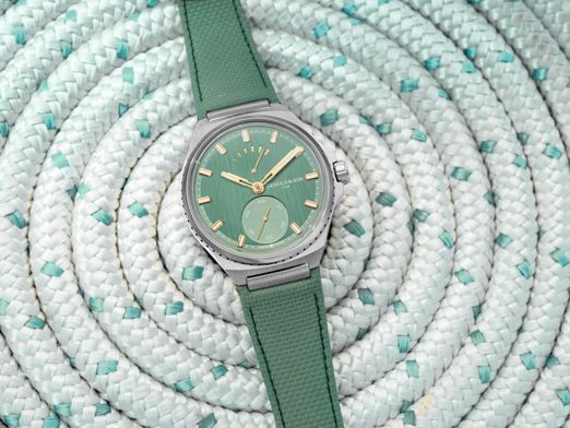 A&S Longitude Ti Fern Green Lifestyle (10)